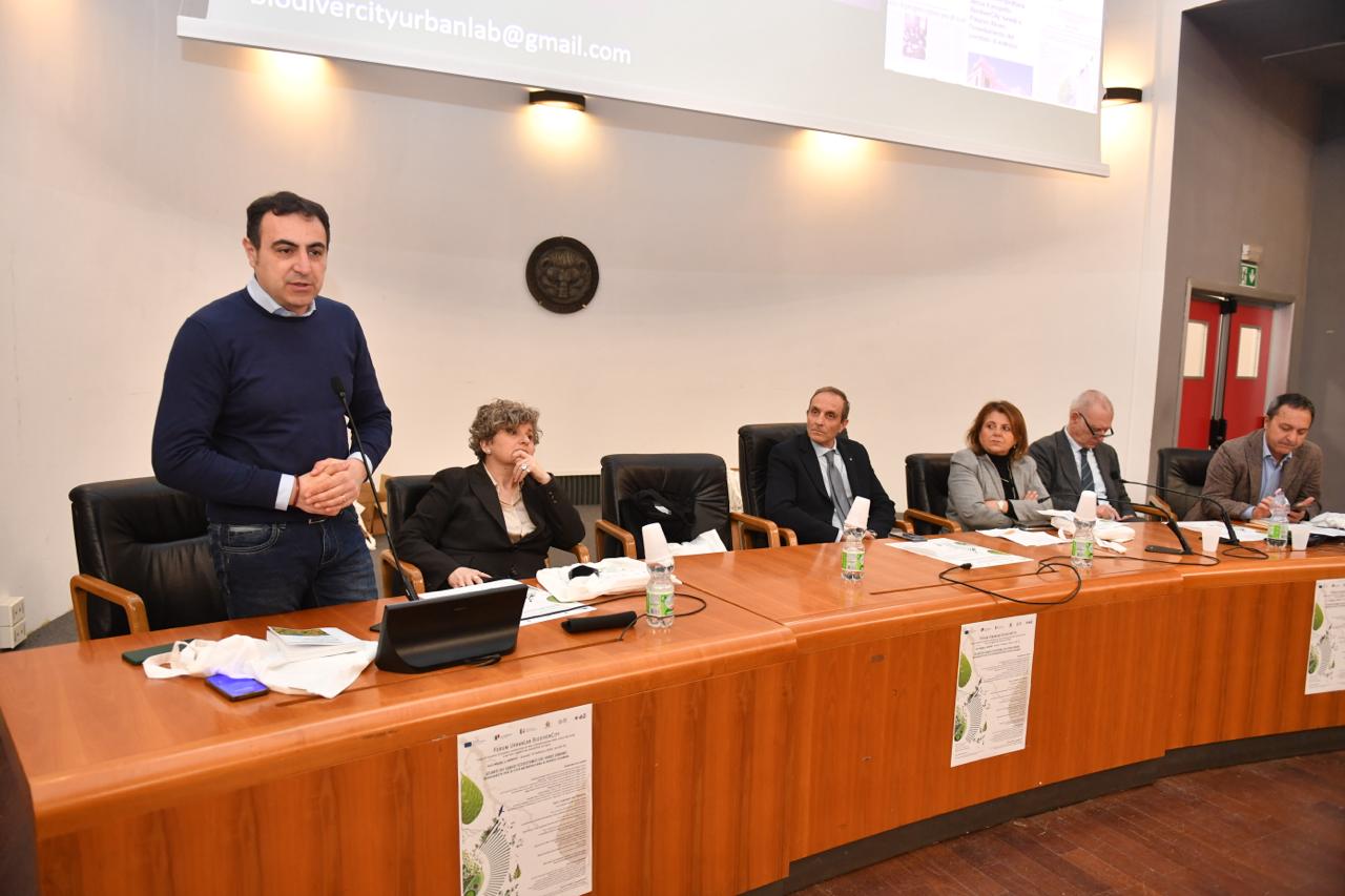 Immagine di copertina per Forum UrbanLab BiodiverCity, Salvatore Fuda: �Investire nel sapere e nel rapporto con l�Universit� � la chiave per costruire il futuro�