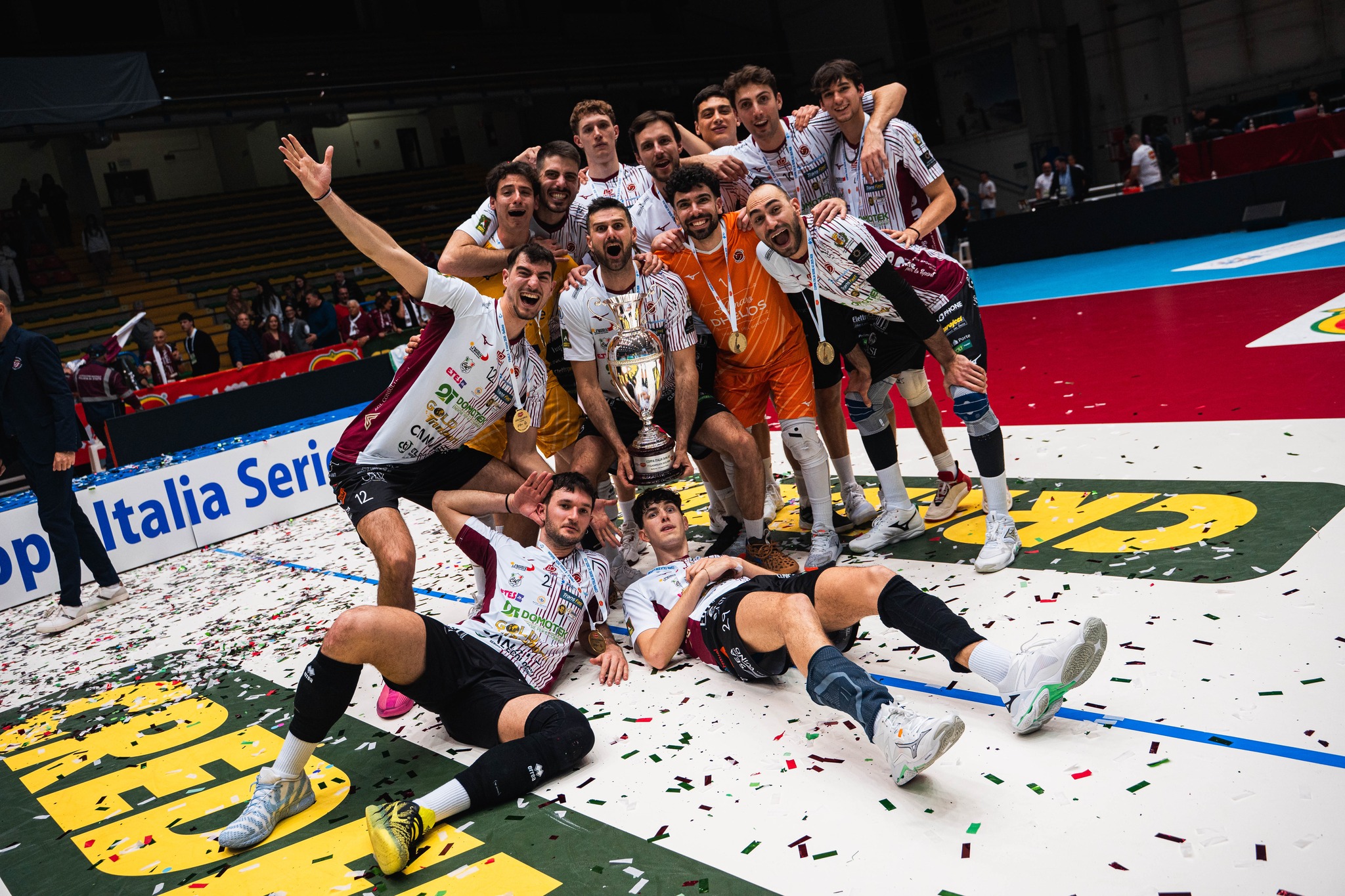 Immagine di copertina per Coppa Italia A3 Pallavolo, Versace e Latella: �Vittoria storica, un lustro per la Reggio sportiva�