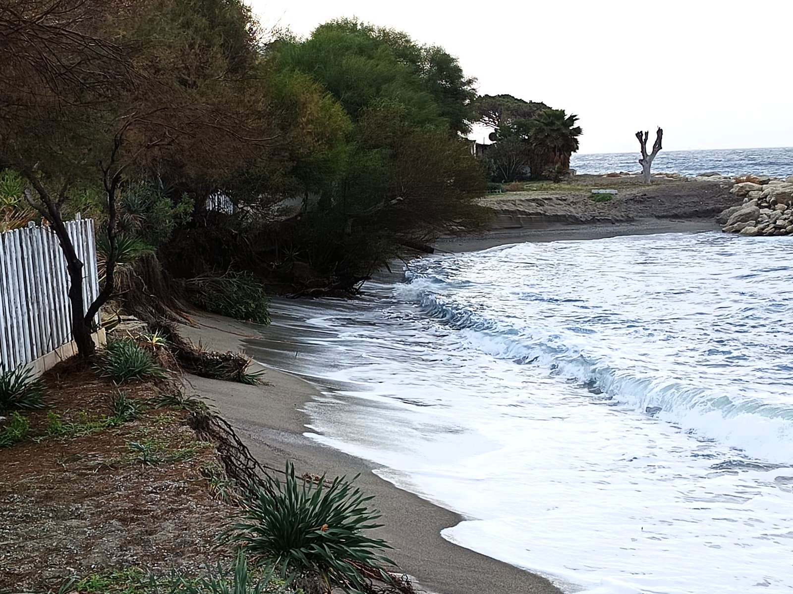 Emergenza erosione costiera a Bocale:�Citt� Metropolitana�e Comune di Reggio Calabria in campo con interventi di somma urgenza e programmazione strutturale